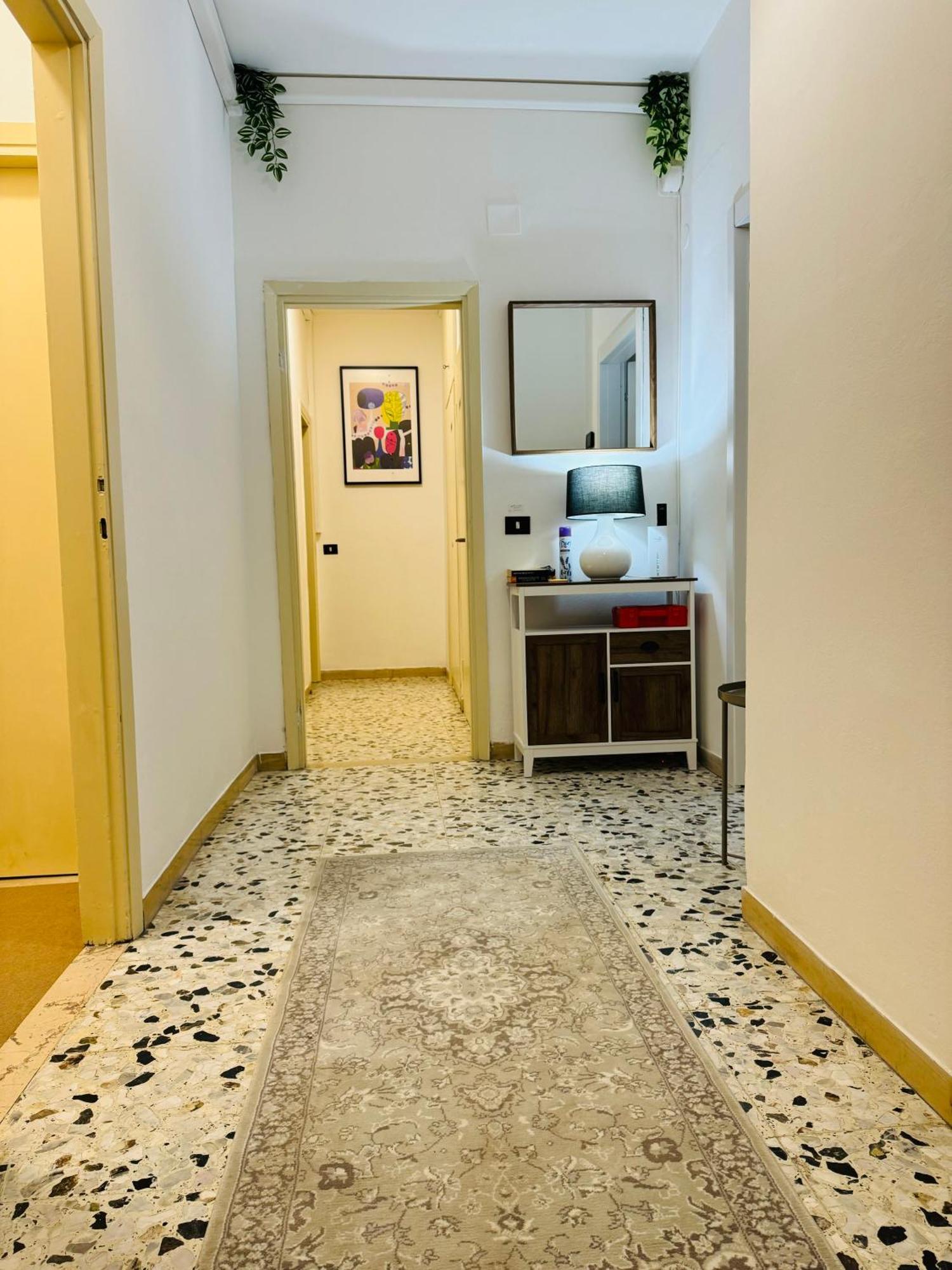The Galaxy House Hotell Pisa Exteriör bild