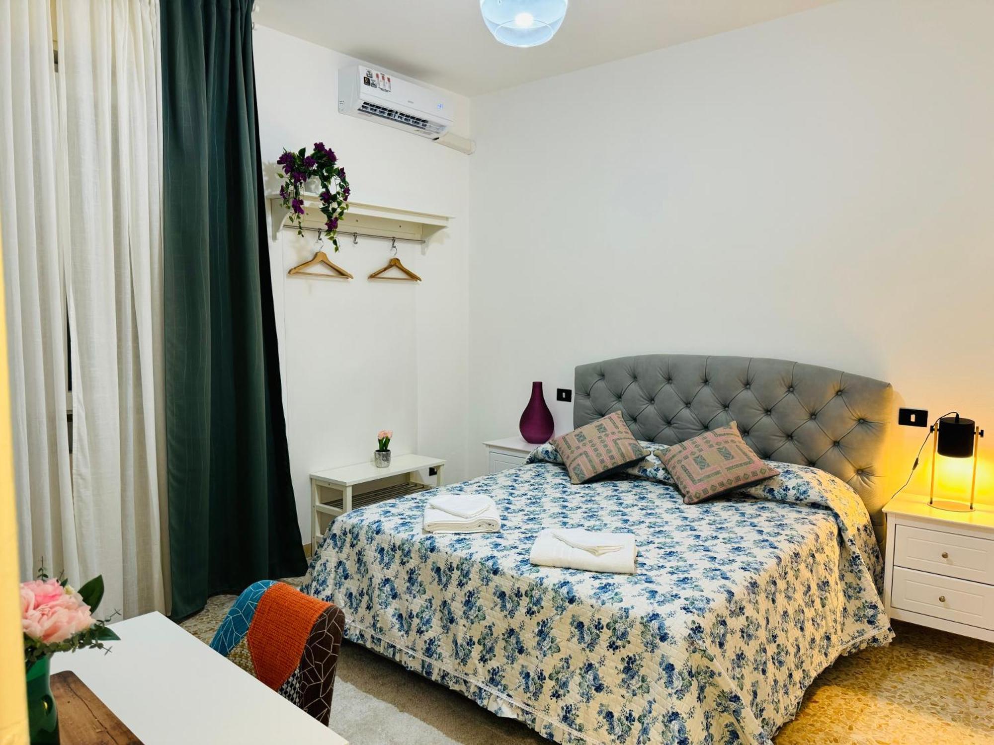 The Galaxy House Hotell Pisa Exteriör bild